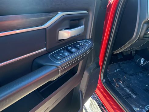 Used 2024 RAM 2500 Big Horn w/ Bed Utility Group image 15