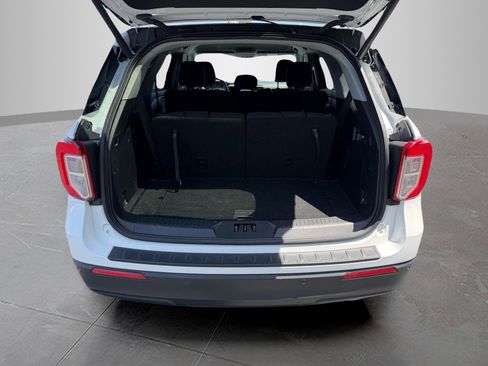 Used 2022 Ford Explorer XLT AWD/4WD image 8