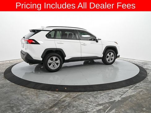 Used 2022 Toyota RAV4 XLE AWD/4WD image 5