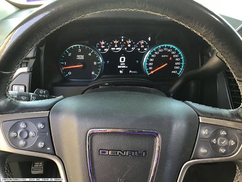 Used 2019 GMC Yukon XL Denali w/ Denali Ultimate Package RWD image 15