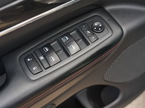 Used 2020 Jeep Grand Cherokee Trailhawk AWD/4WD image 16