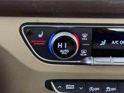 Used 2023 Audi Q5 2.0T Premium w/ Convenience Package image 19