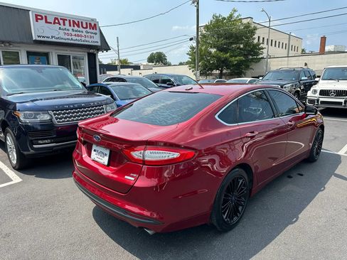Used 2016 Ford Fusion SE w/ Equipment Group 202A FWD image 5