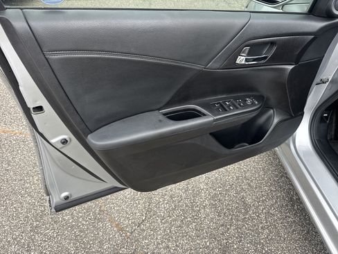 Used 2013 Honda Accord EX image 10