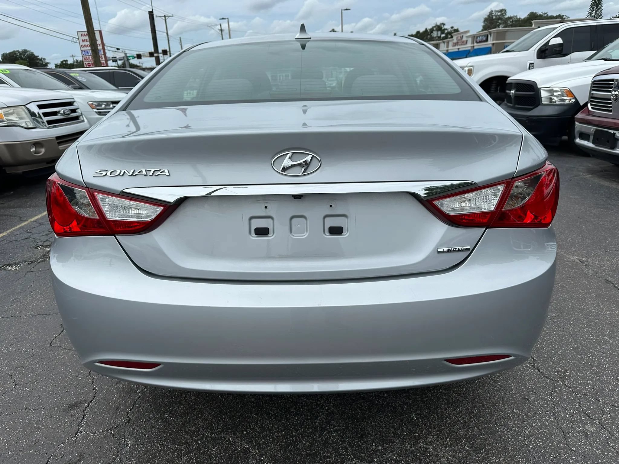Used 2011 Hyundai Sonata Limited w/ Navigation Pkg 5 FWD image 6