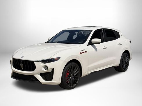 Used 2022 Maserati Levante Trofeo AWD/4WD image 4
