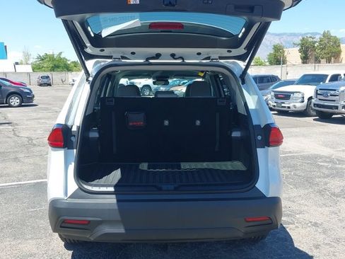 Used 2025 Toyota Grand Highlander AWD image 12