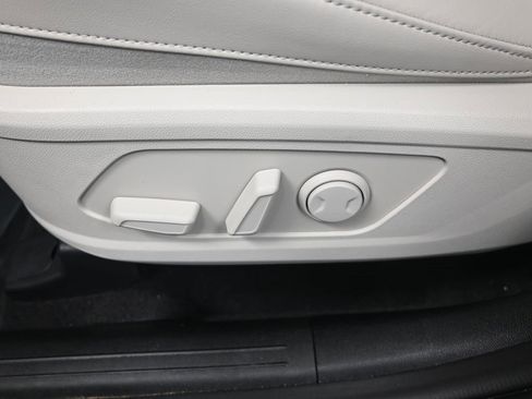 Certified 2025 Kia Sorento EX image 12