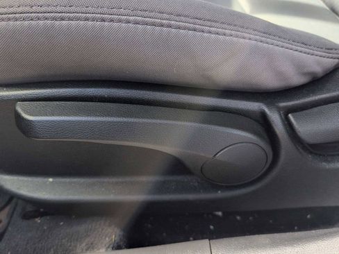 Used 2013 Hyundai Elantra GLS w/ Preferred Pkg image 17