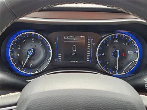 Used 2023 Chrysler Voyager LX FWD image 9