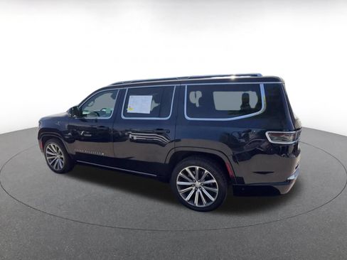 Used 2023 Jeep Grand Wagoneer Series II w/ Flexible Seating Group AWD/4WD image 9