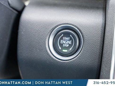 Used 2025 GMC Acadia Elevation image 13