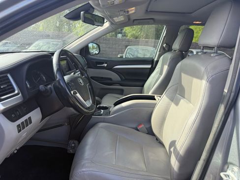 Used 2018 Toyota Highlander XLE image 13