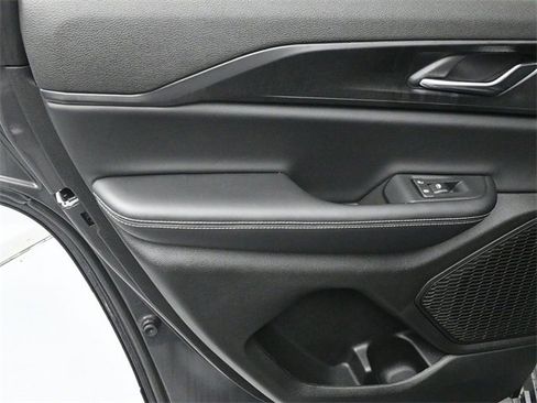 New 2025 Jeep Grand Cherokee Laredo X w/ Luxury Tech Group I image 13