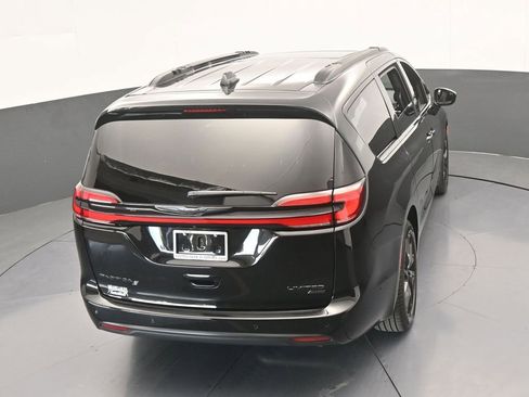 Used 2024 Chrysler Pacifica Limited w/ S Appearance Package image 60