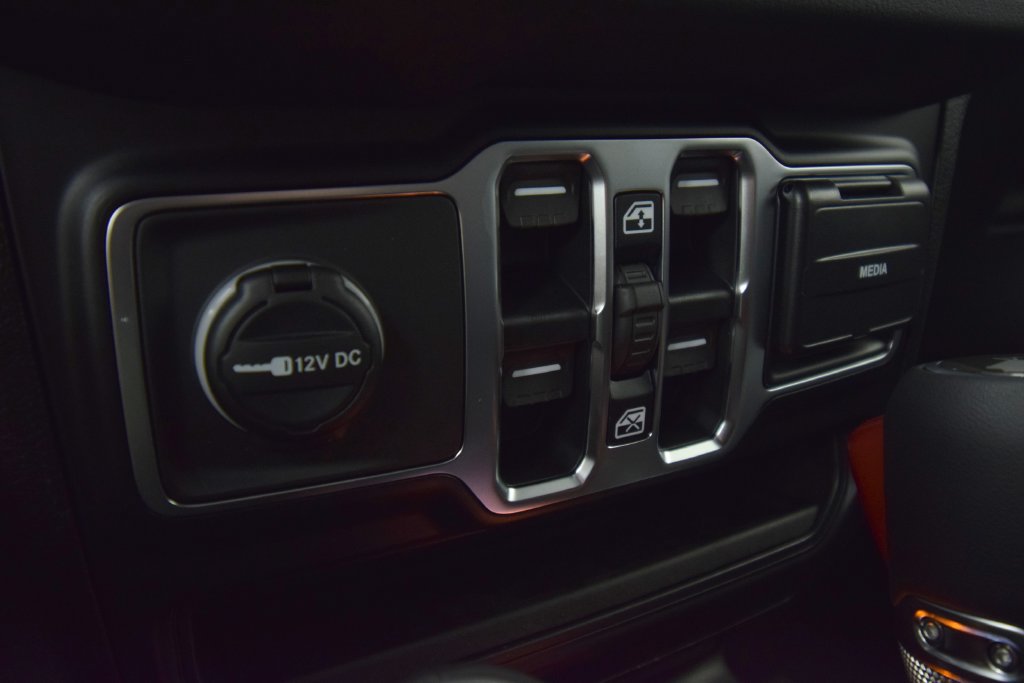 New 2026 Jeep Wrangler Unlimited Sahara AWD/4WD image 21