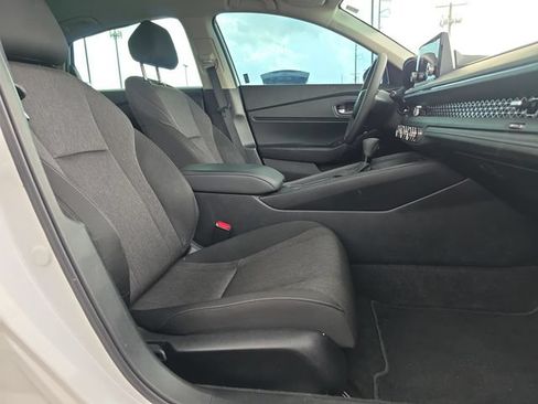 Used 2025 Honda Accord SE image 15