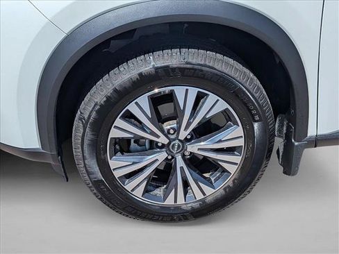 Used 2023 Nissan Rogue SV w/ SV Premium Package FWD image 15
