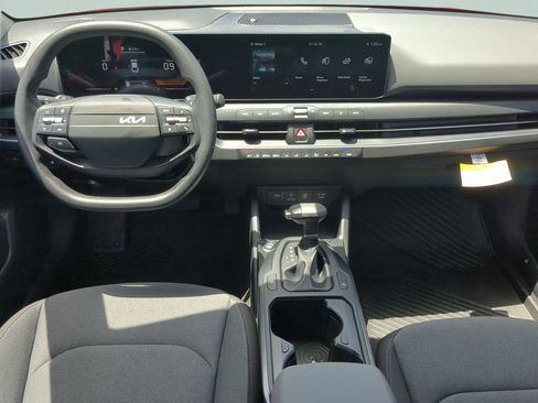 New 2025 Kia K4 LXS image 12