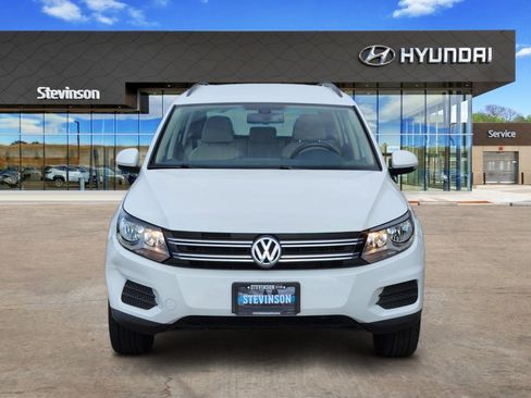 Used 2016 Volkswagen Tiguan S image 6