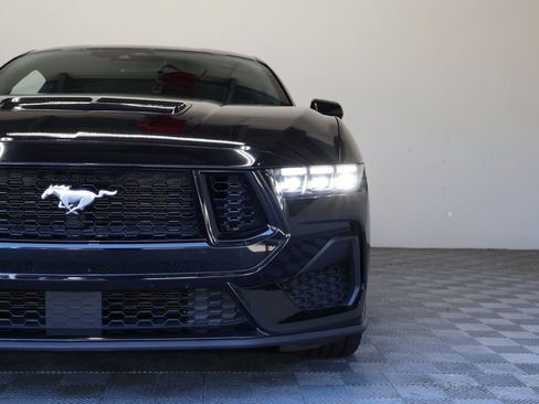 Used 2024 Ford Mustang GT RWD image 5