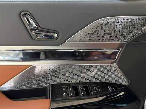 Used 2026 BMW i7 eDrive50 w/ M Sport Package RWD image 14