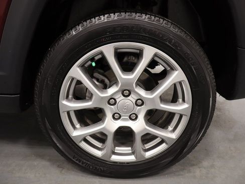 Used 2022 Jeep Compass Latitude image 25