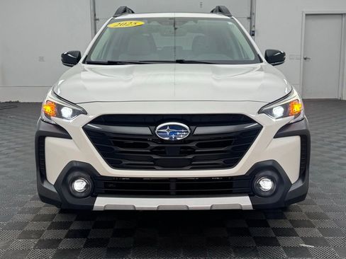 Used 2025 Subaru Outback Limited AWD/4WD image 14