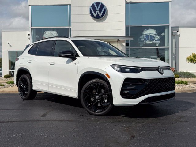 Certified 2026 Volkswagen Tiguan SE R-Line AWD/4WD image 1