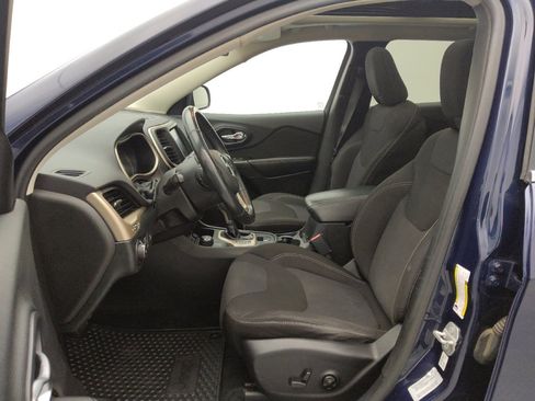 Used 2015 Jeep Cherokee Latitude w/ Comfort/Convenience Group image 17