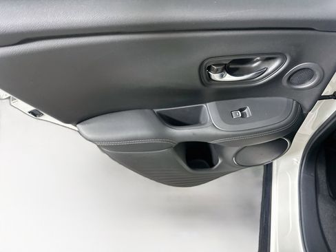 Used 2024 Honda HR-V EX-L image 25