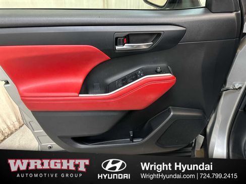 Used 2022 Toyota Highlander XSE image 9