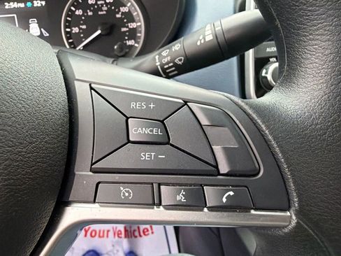 Used 2025 Nissan Versa SV image 40