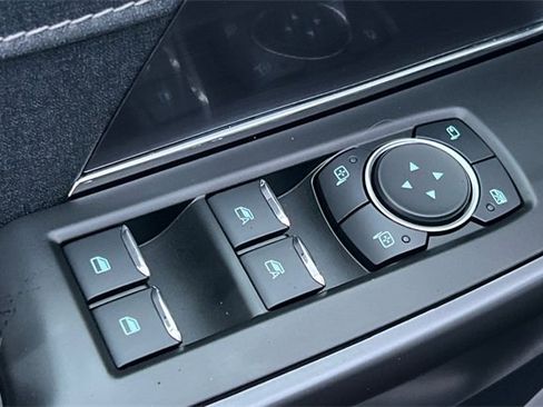 Used 2025 Ford F150 Lariat w/ Equipment Group 502A High image 12