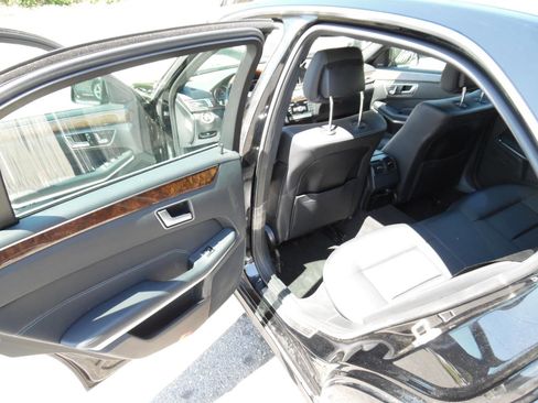 Used 2014 Mercedes-Benz E 350 4MATIC Sedan image 20