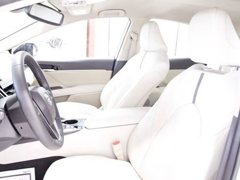 Used 2023 Toyota Camry XLE image 13