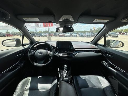 Used 2019 Toyota C-HR Limited FWD image 3