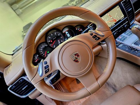 Used 2012 Porsche Panamera w/ Premium Pkg RWD image 21