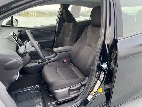 Certified 2022 Toyota Prius LE image 17