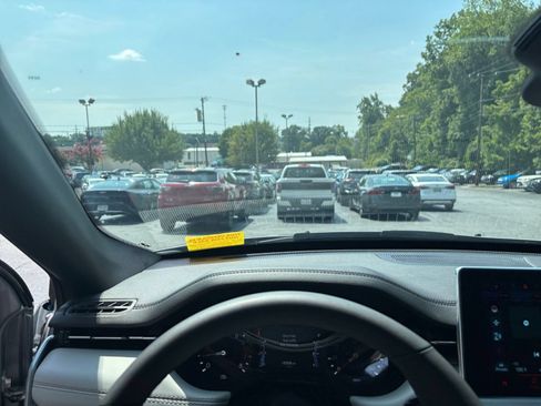 Used 2025 Jeep Compass Limited AWD/4WD image 31
