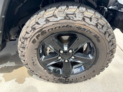 Used 2021 Jeep Wrangler Unlimited Sahara AWD/4WD image 11