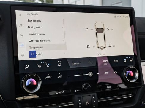 Used 2025 Lexus GX 550 w/ Accessory Package (2T) image 58