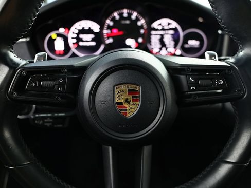 Used 2022 Porsche Panamera image 33