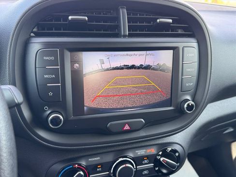 Used 2024 Kia Soul LX w/ Option Group 015 FWD image 25