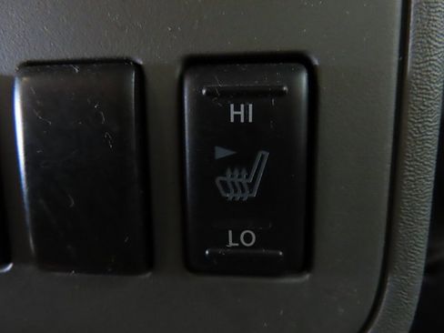 Used 2020 Nissan Frontier SV image 22