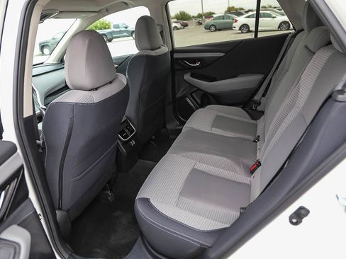 Used 2024 Subaru Outback Premium AWD/4WD image 18