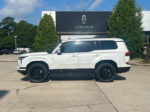 Used 2024 Lexus GX 550 w/ Accessory Package (2T) AWD/4WD image 2