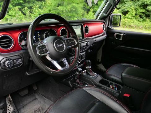 Used 2021 Jeep Gladiator Rubicon AWD/4WD image 2