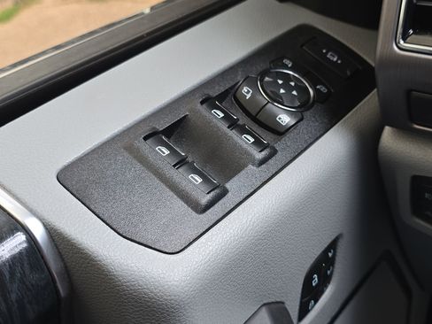 Used 2022 Ford F450 Limited image 13