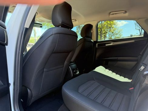 Used 2019 Ford Fusion SE image 13